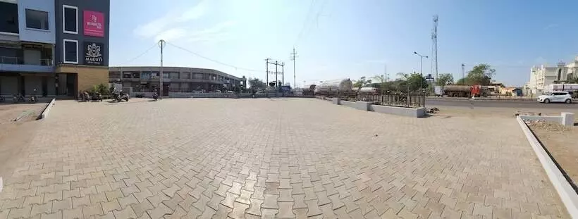 Hotelli Regenta Inn Motikhavdi Jamnagar