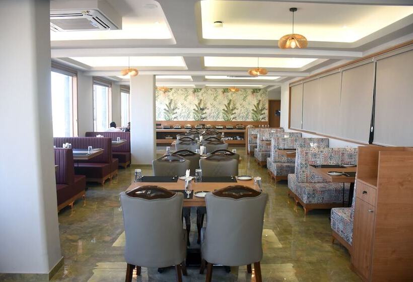 هتل Regenta Inn Motikhavdi Jamnagar