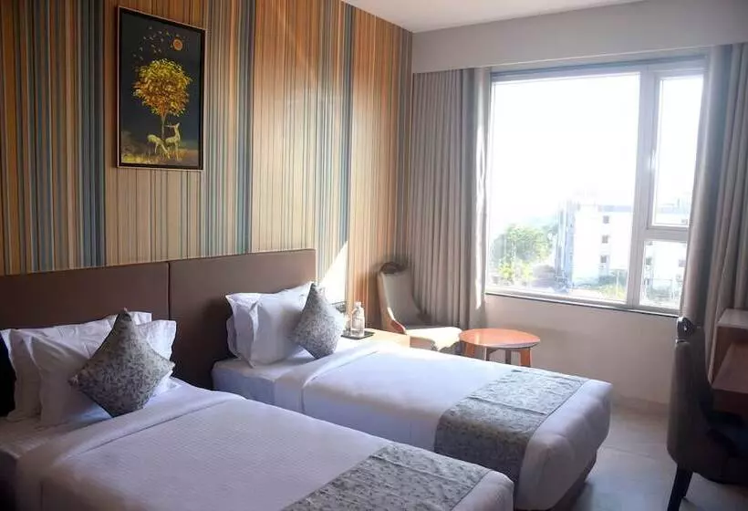 Hotelli Regenta Inn Motikhavdi Jamnagar