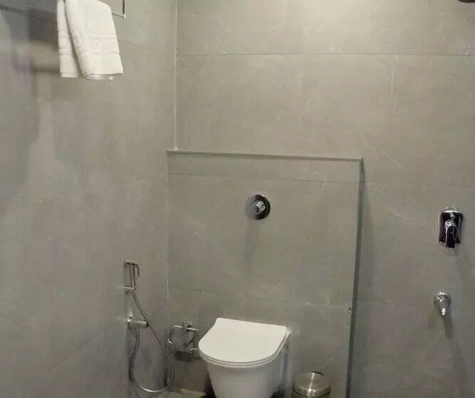 Hotelli Regenta Inn Motikhavdi Jamnagar