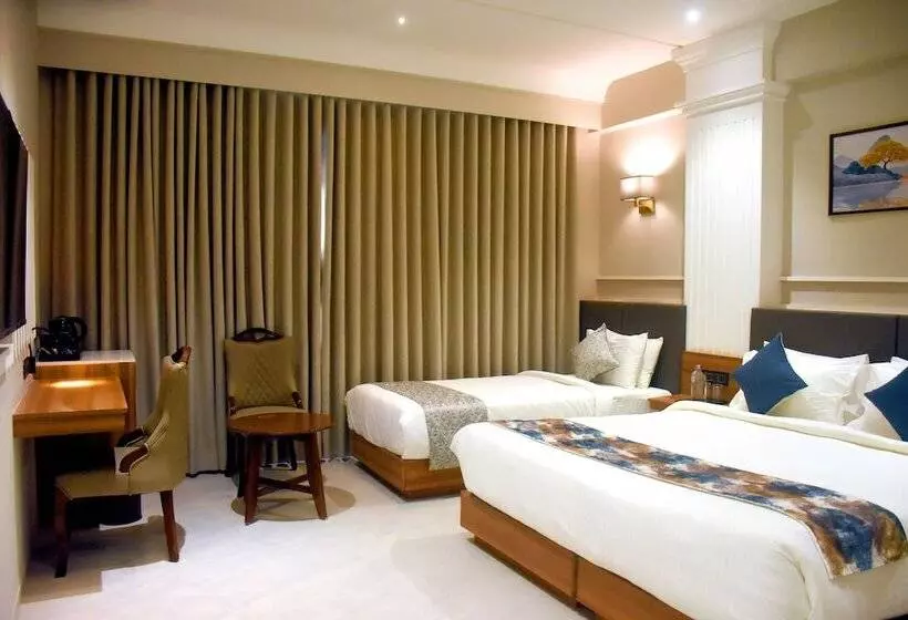 Hotelli Regenta Inn Motikhavdi Jamnagar