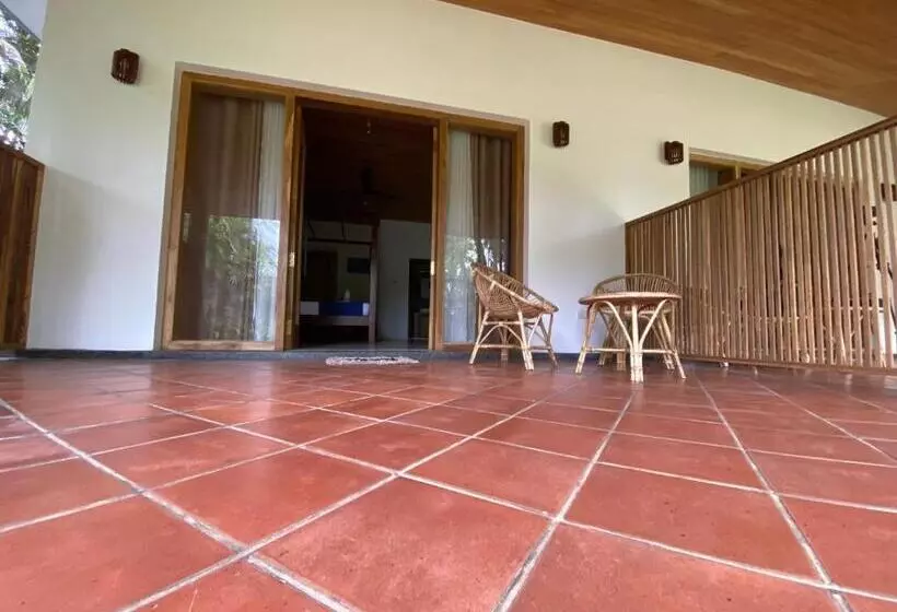 ホテル Sea Breeze Villa Ahangama