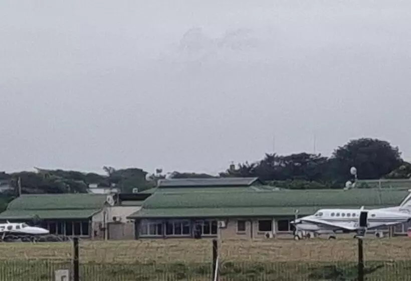 ペンション Airport Airbnb Family Units