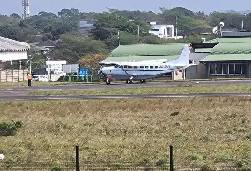 ペンション Airport Airbnb Family Units