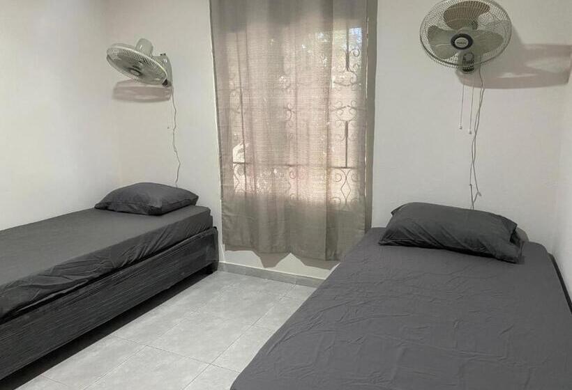 پانسیون Hostal Casa Blanca