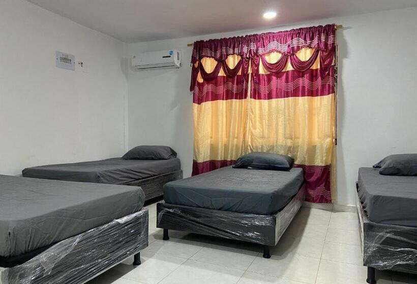 پانسیون Hostal Casa Blanca