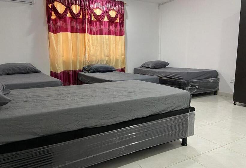 پانسیون Hostal Casa Blanca