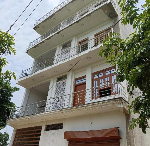 פנסיון Singhasan Homestay