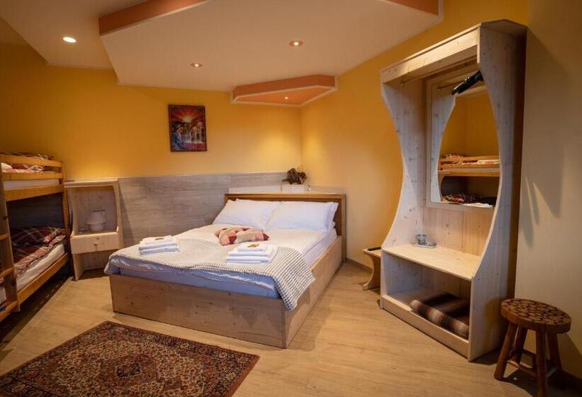 بنسيون Villa Zoe   Suite Con Sauna