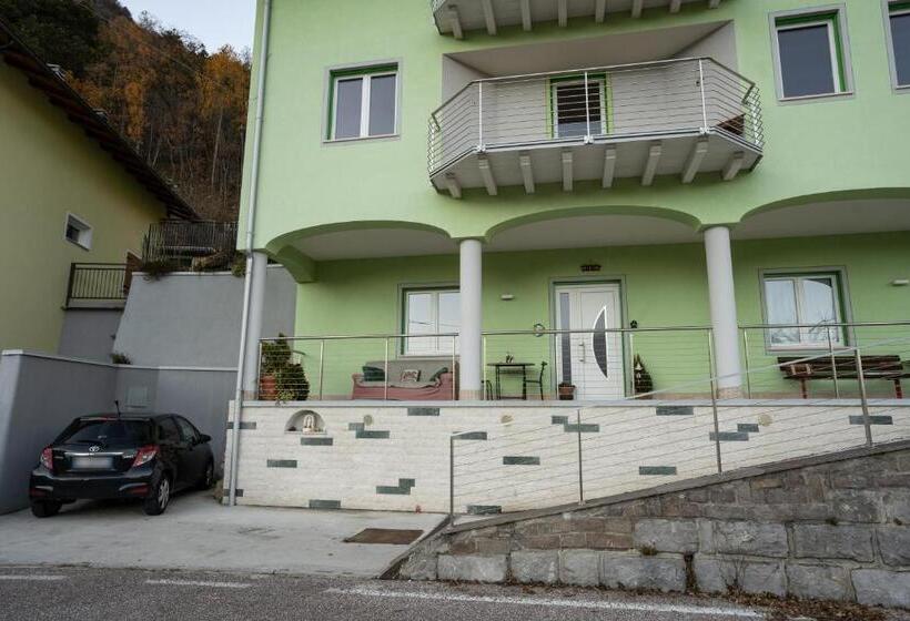 بنسيون Villa Zoe   Suite Con Sauna