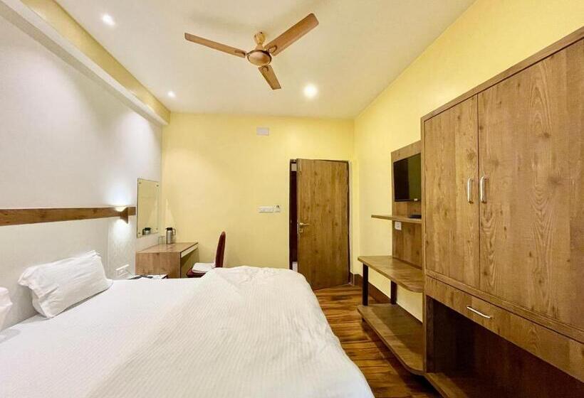 酒店 Shivam ! Varanasi होटल शिवम హోటల్ శివం ஹோட்டல் சிவம் Forɘigner S Choice ! Fully Air Conditioned Hote