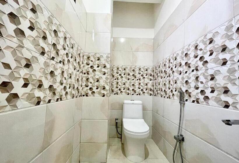 酒店 Shivam ! Varanasi होटल शिवम హోటల్ శివం ஹோட்டல் சிவம் Forɘigner S Choice ! Fully Air Conditioned Hote