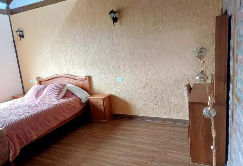 هاستل Hostería Quinta Inés María