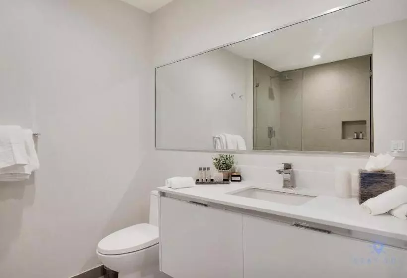 Costa Hollywood Design