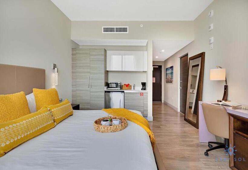 Costa Hollywood Design