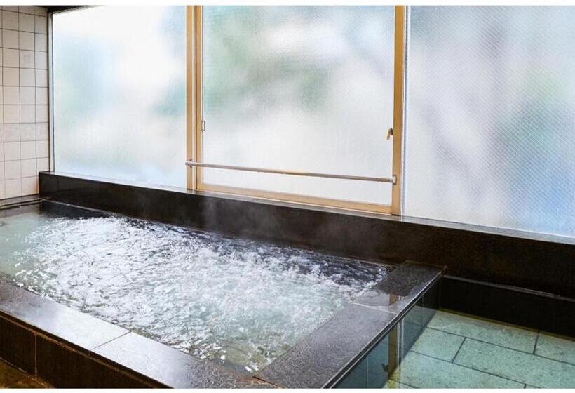 Hotelli Crystal Palace   Vacation Stay 61190v