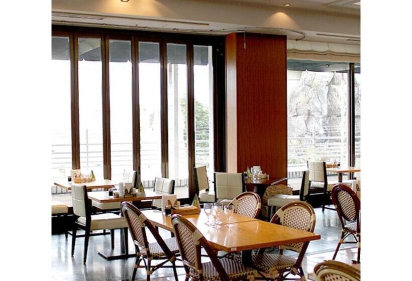 Hotelli Crystal Palace   Vacation Stay 61190v