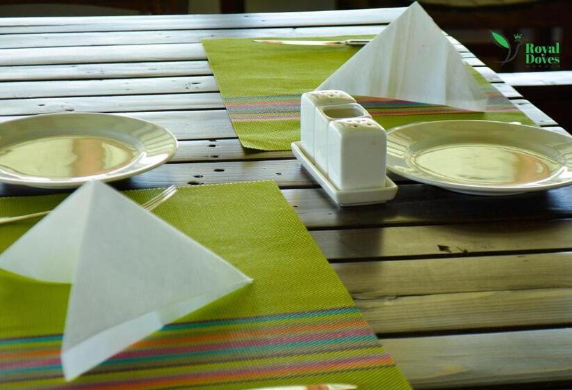 هتل Royal Doves Garden