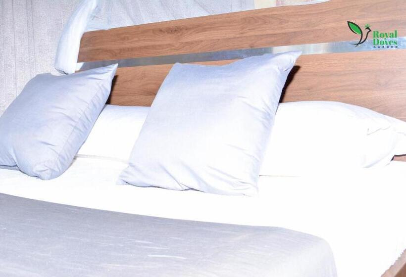 هتل Royal Doves Garden