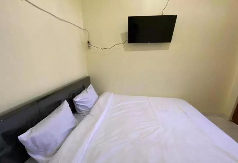 Hotelli Spot On 93452 Wulan Homestay 2 Syariah