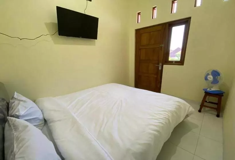 Hotelli Spot On 93452 Wulan Homestay 2 Syariah