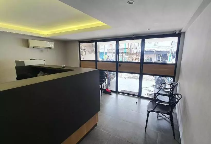 ペンション Check Inn Permata Hijau