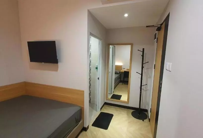 ペンション Check Inn Permata Hijau