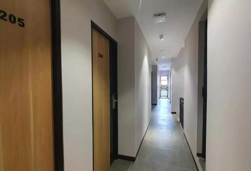 ペンション Check Inn Permata Hijau