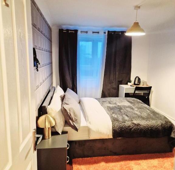 Пансион Flat 16 Homedale House