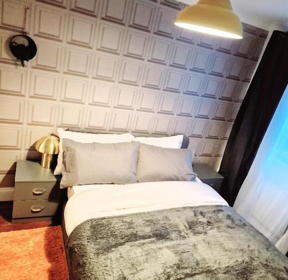 Пансион Flat 16 Homedale House