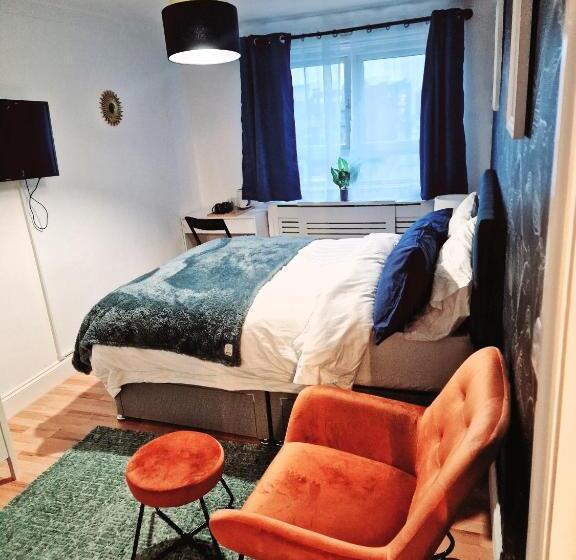 Пансион Flat 16 Homedale House