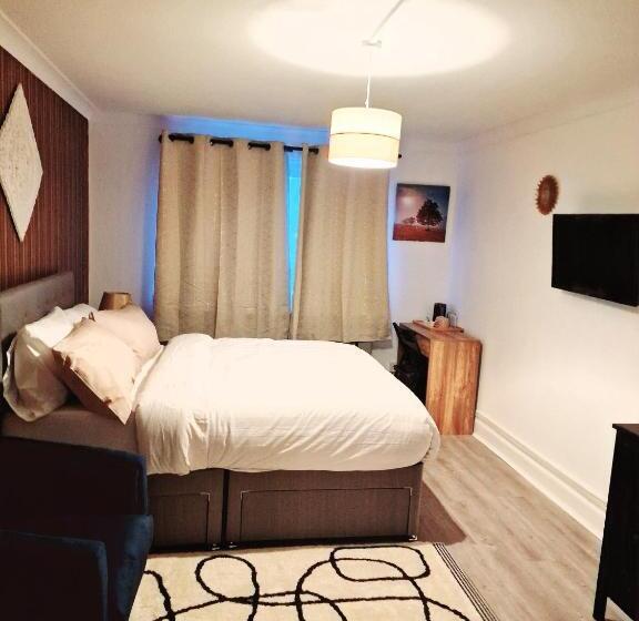 Пансион Flat 16 Homedale House