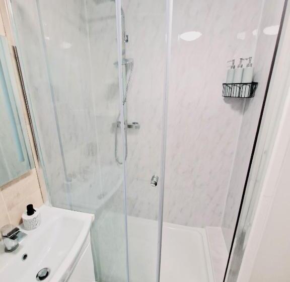 Пансион Flat 16 Homedale House