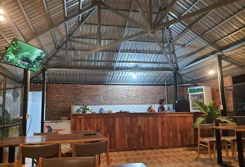 پانسیون Garden House