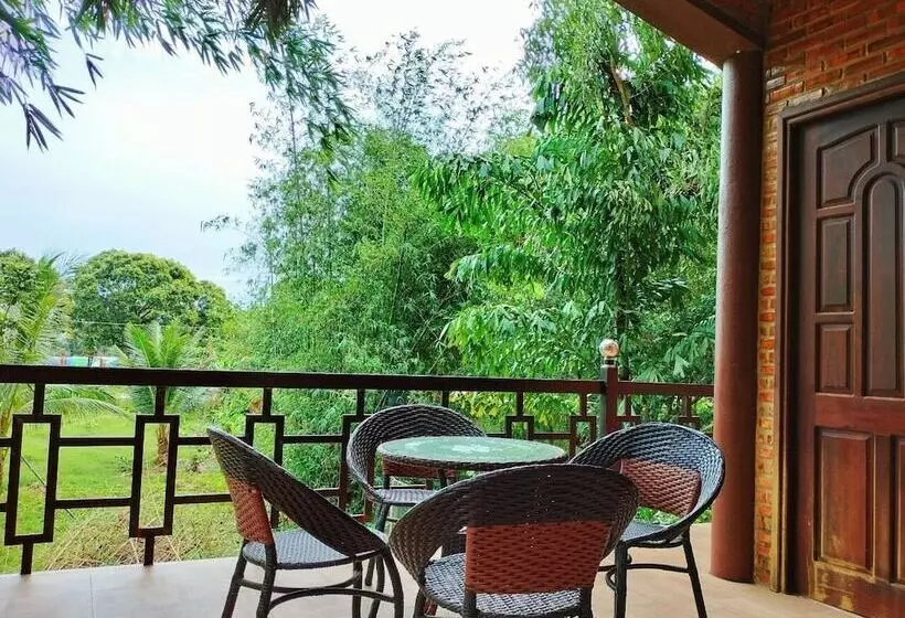 پانسیون Garden House