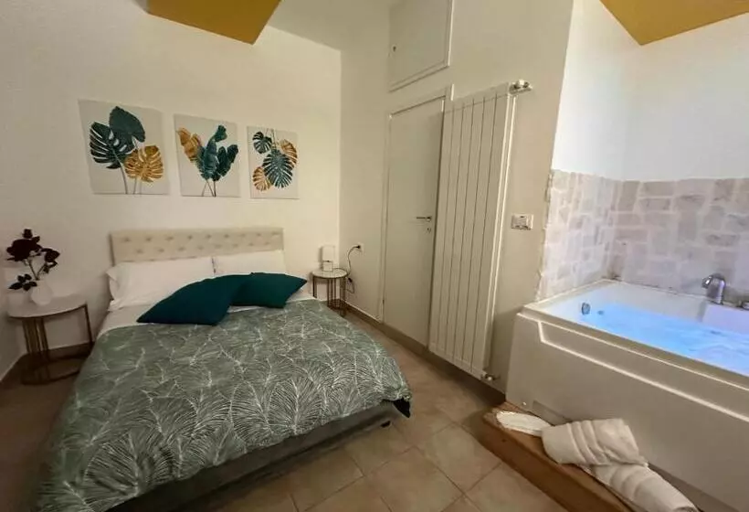 Majatalo Le Plaisir Luxury Room Con Vasca Idromassaggio