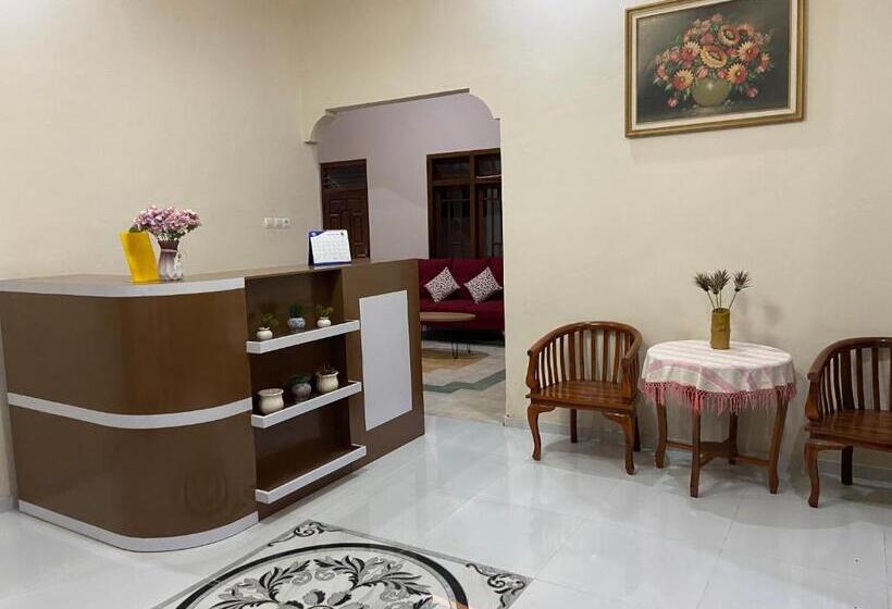 پانسیون Nawasena Guesthouse Jogja