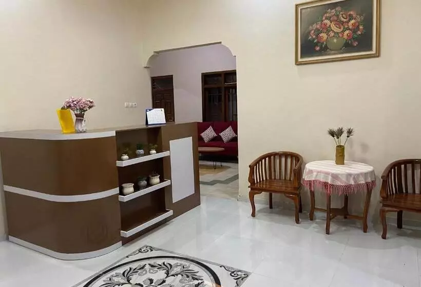 پانسیون Nawasena Guesthouse Jogja