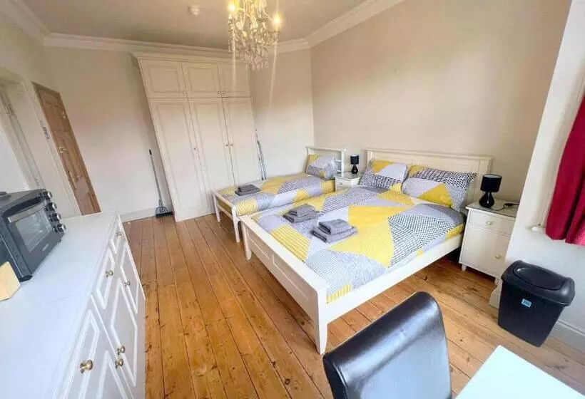 Sutton Studio Apartments