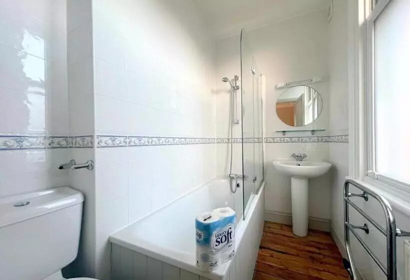 Sutton Studio Apartments