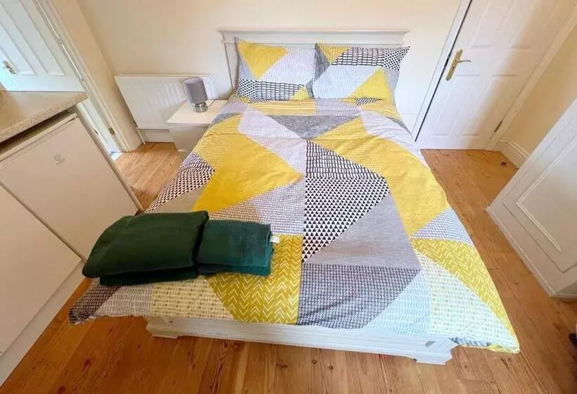 Sutton Studio Apartments