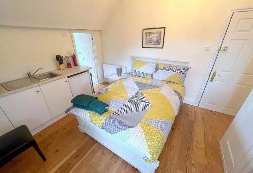 Sutton Studio Apartments