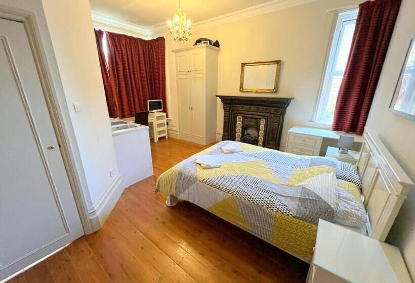 Sutton Studio Apartments