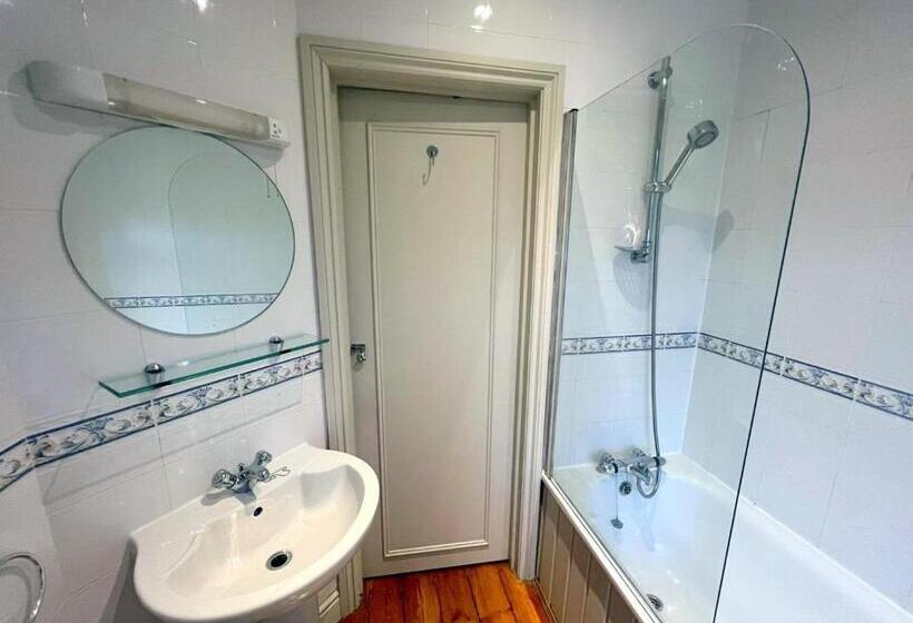 Sutton Studio Apartments