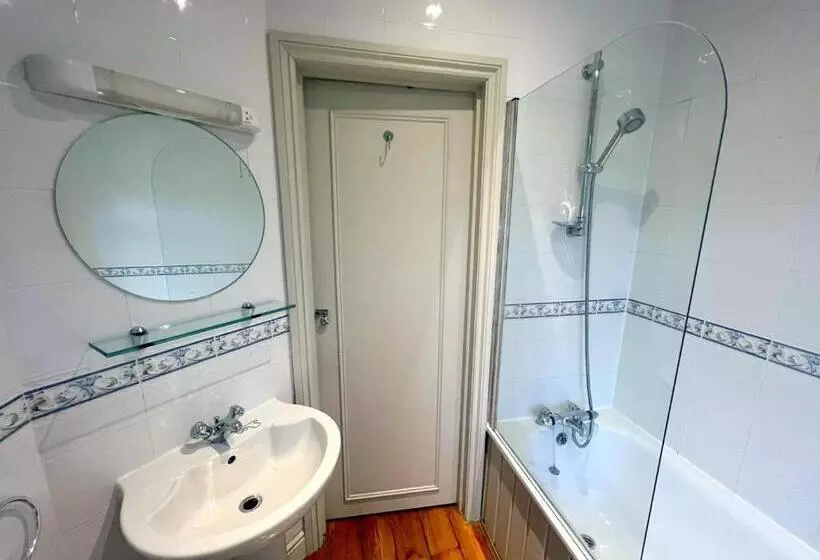 Sutton Studio Apartments