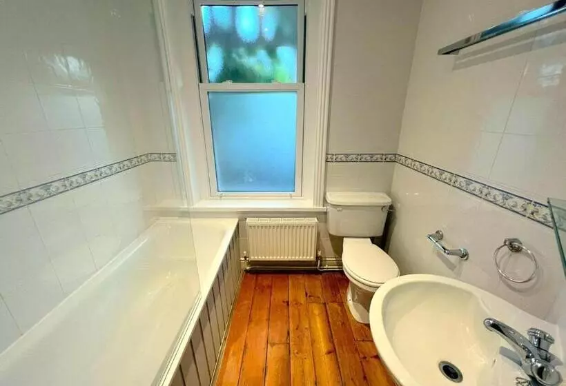 Sutton Studio Apartments