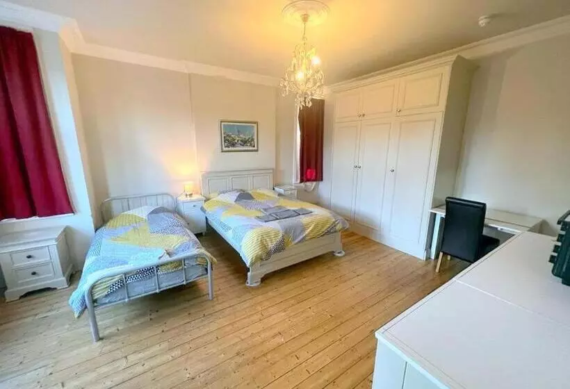 Sutton Studio Apartments