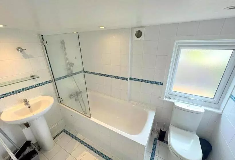 Sutton Studio Apartments