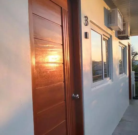 ユースホステル The Riverfront Residences In San Carlos City, Pangasinan