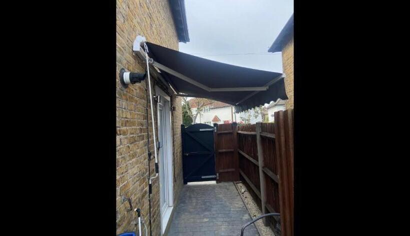 ベッドアンドブレックファースト Luxury Studio Apartment, Beckenham